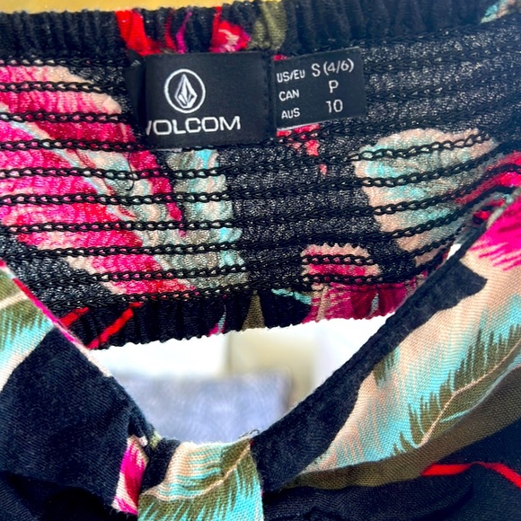 Fun flirty tropical Volcom dress - NEVER WORN - Picture 3 of 4